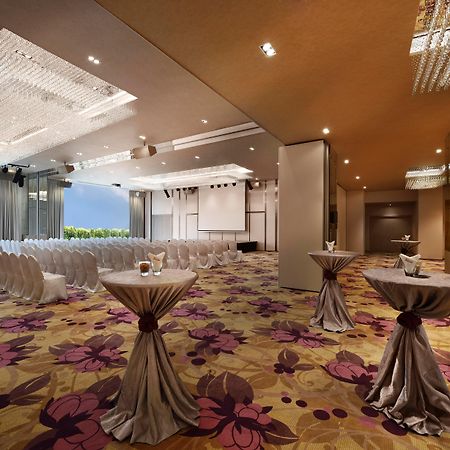 Genting Hotel Jurong Сингапур Экстерьер фото