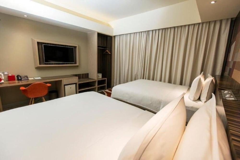 Genting Hotel Jurong Сингапур Экстерьер фото