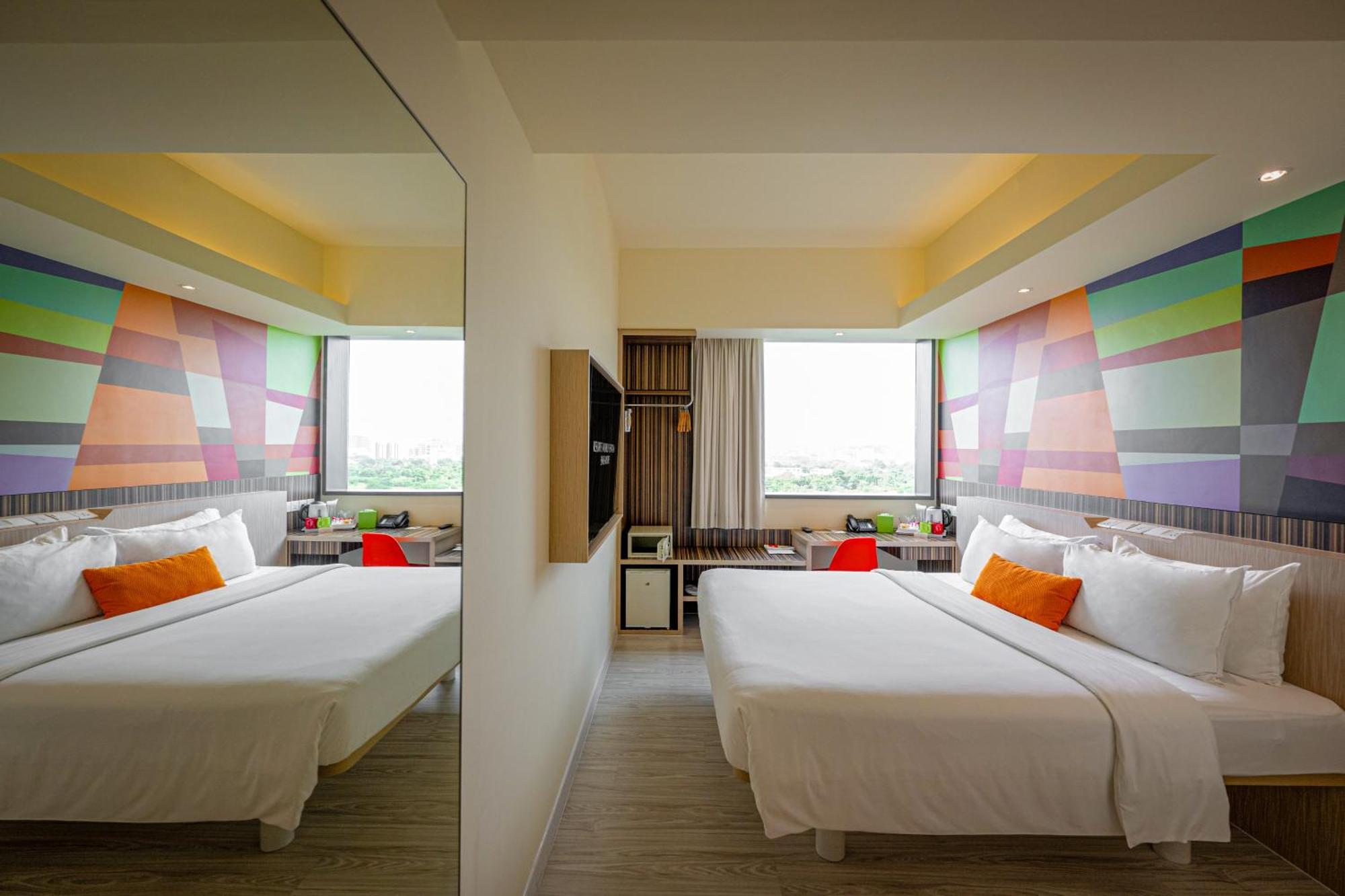 Genting Hotel Jurong Сингапур Экстерьер фото