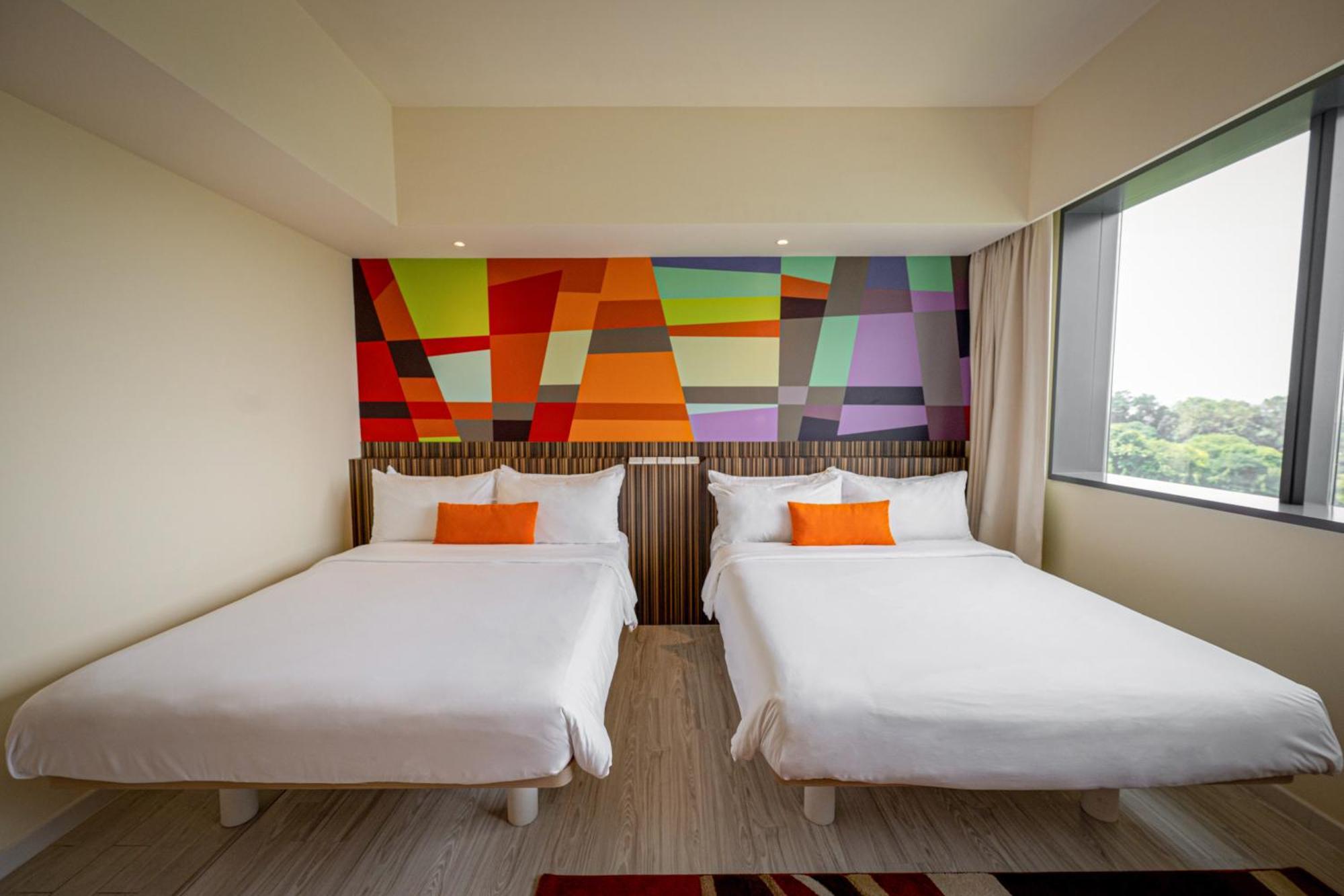 Genting Hotel Jurong Сингапур Экстерьер фото