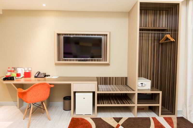 Genting Hotel Jurong Сингапур Экстерьер фото